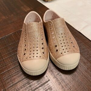 Native Size 10 Sparkly Rose Gold